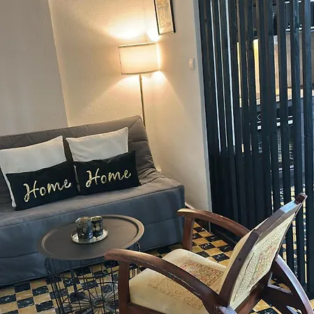 Légèreté Aux Mûriers Le Lavandou