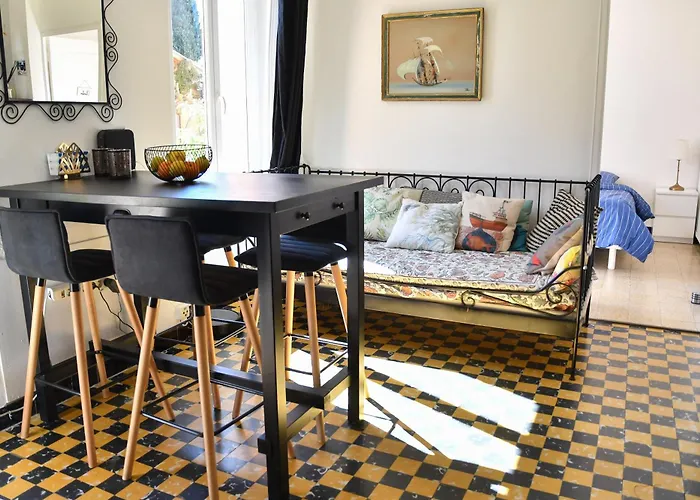 Legerete Aux Muriers